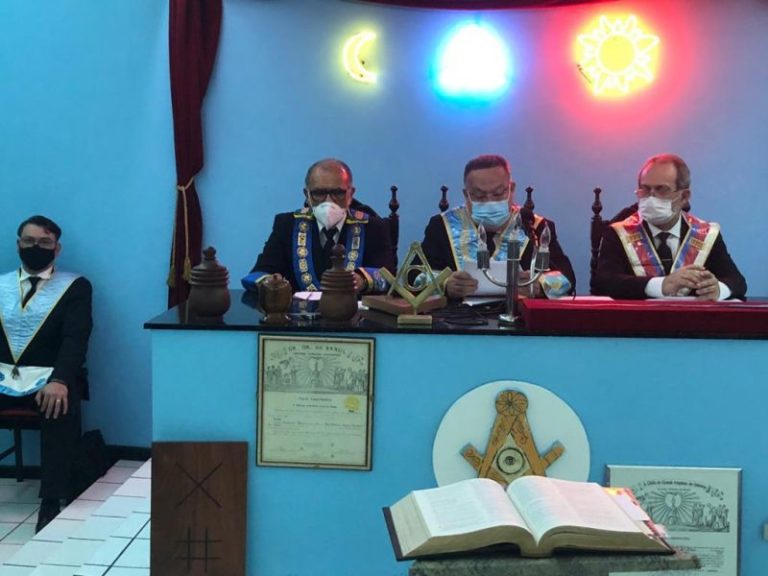 SESSÃO PÚBLICA DE ANIVERSÁRIO DA LOJA LUZ DO PLANALTO SESSÃO PÚBLICA DE ANIVERSÁRIO DA LOJA LUZ DO PLANALTO