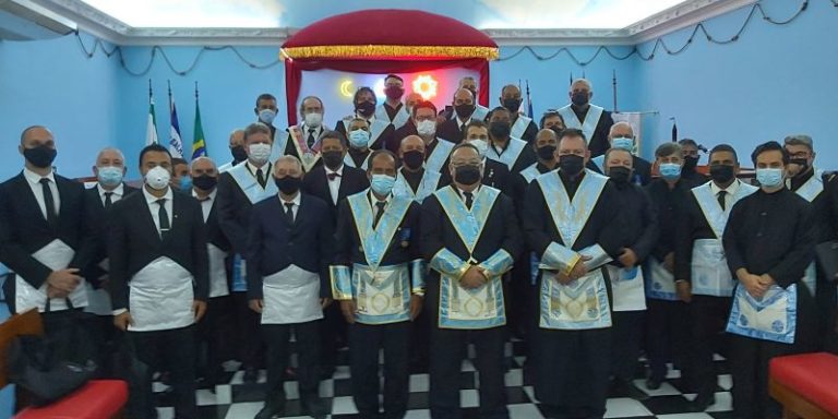 SESSÃO CONJUNTA NA ARLS LUZ DO PLANALTO REUNE TRÊS LOJAS SESSÃO CONJUNTA NA ARLS LUZ DO PLANALTO REUNE TRÊS LOJAS