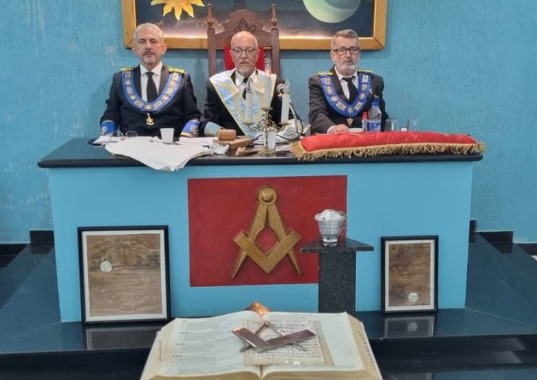 GRÃO-MESTRE ESTADUAL ADJUNTO PARTICIPA DE SESSÃO MAGNA DE INICIAÇÃO NA ARLS ANÍBAL FREIRE GRÃO-MESTRE ESTADUAL ADJUNTO PARTICIPA DE SESSÃO MAGNA DE INICIAÇÃO NA ARLS ANÍBAL FREIRE