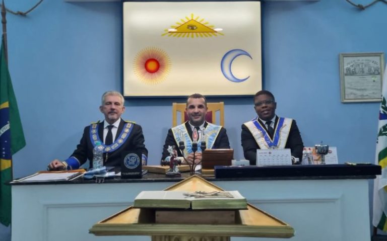 ARLS PONTÕES CAPIXABA INSTALA SUA PRIMEIRA DIRETORIA ELEITA ARLS PONTÕES CAPIXABA INSTALA SUA PRIMEIRA DIRETORIA ELEITA