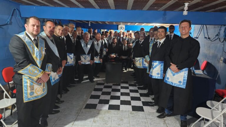ARLS Fraternidade Itaranense recebe o Grão-Mestre Estadual na sessão de exaltação de dois irmãos