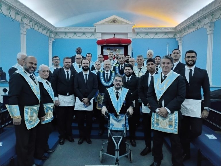 Grão-Mestre Estadual participa da Sessão Magna de Elevação de seis irmão na ARLS Dr. Américo de Oliveira