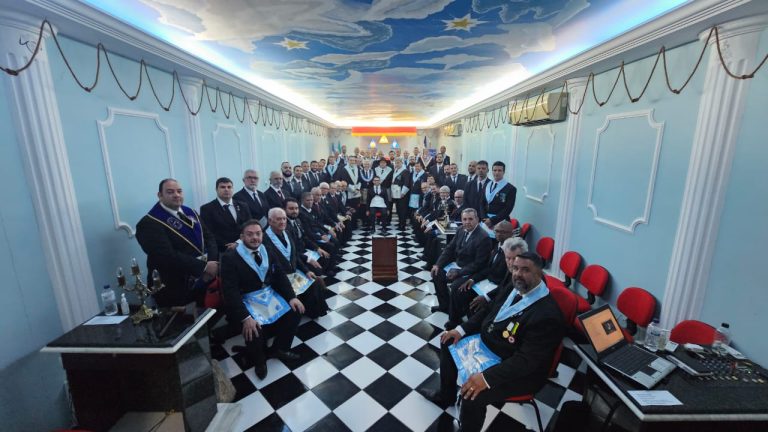 Grão-Mestre participa da Sessão Magna de Iniciação da ARLS Obreiros do Vale do Itabapoana