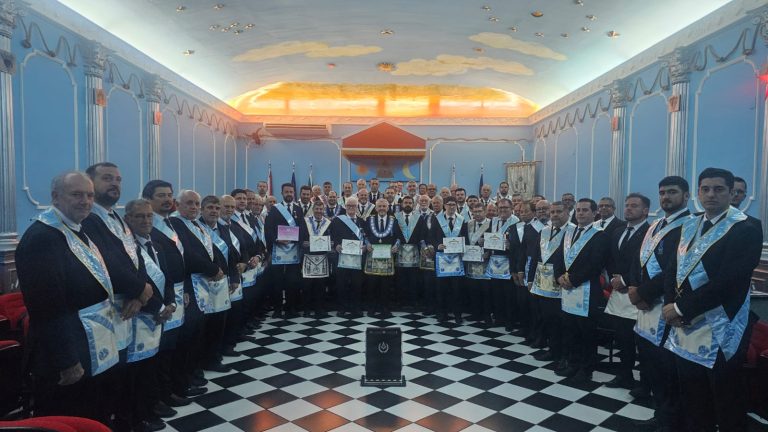 Sessão de Entrega de Títulos da ARLS José Cupertino condecora o Grão-Mestre Estadual e vários irmãos