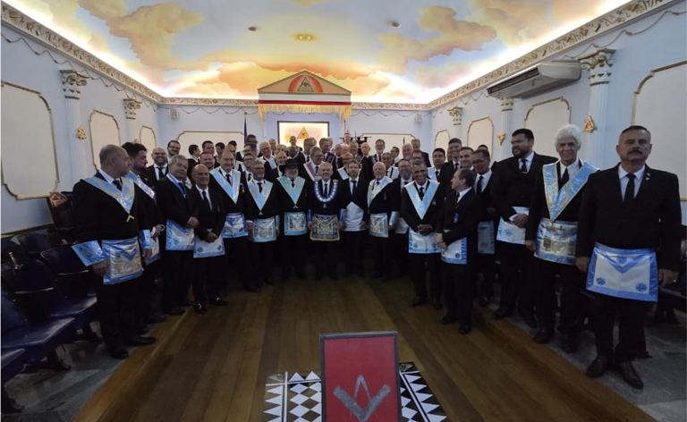 Grão-Mestre Estadual participa da Sessão Magna de Iniciação da ARLS Acácia de Guarapari