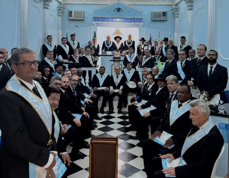 ARLS Annita recebe o Grão-Mestrado para Sessão Conjunta