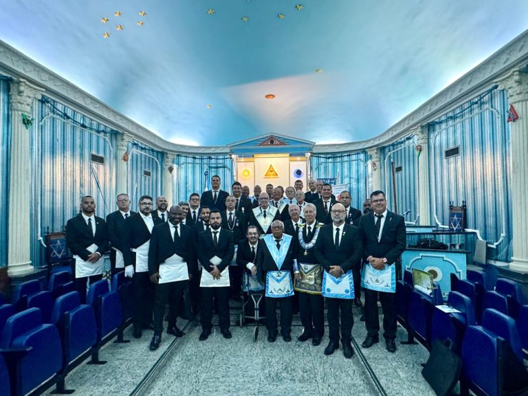 ARLS Beneficência Sete inicia mais dois novos irmãos com a presença do Grão-Mestre Estadual Adjunto